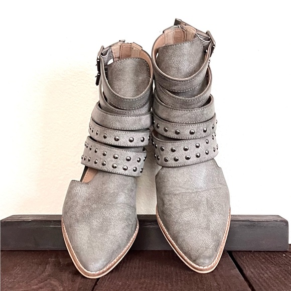 Arisa Ankle Boot from Buckle - Picture 3 of 8